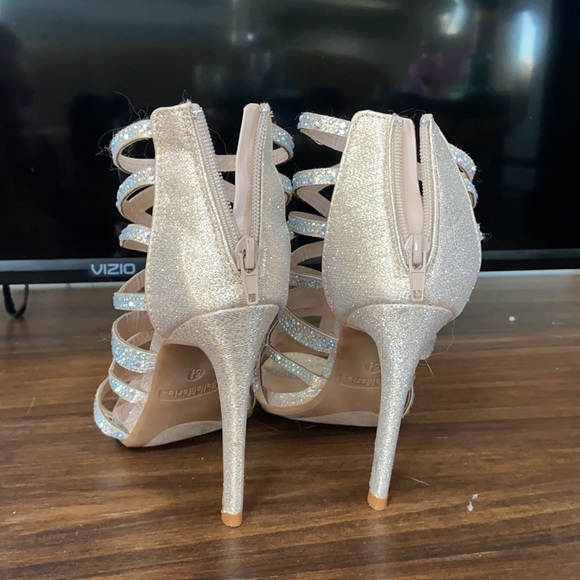 Heeled Sandals - Picture 3 of 4